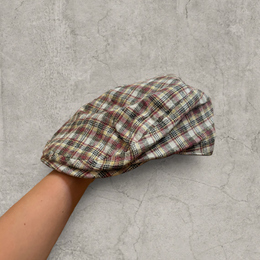 Plaid flat peak beret cap adjustable buckle in beige.