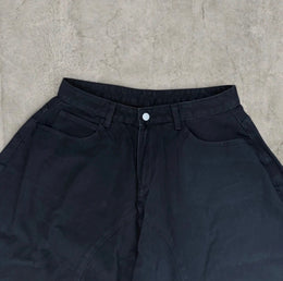 Wide-leg balloon skater jeans in black