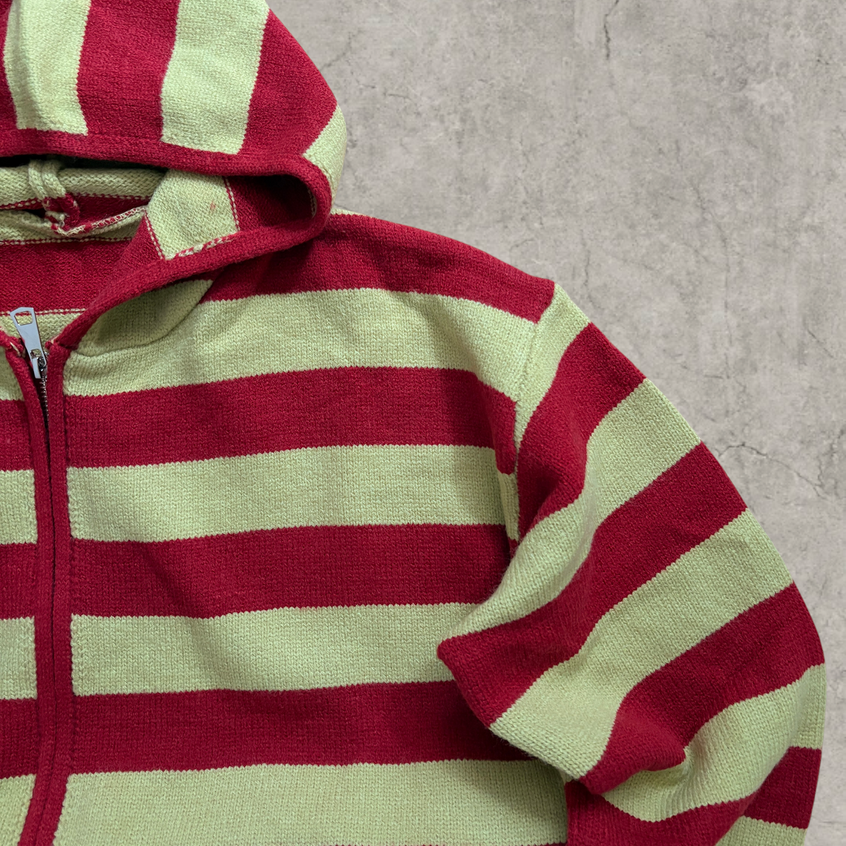 Baggy boxy Korean zip-up hoodie jumper in green/red striped print.