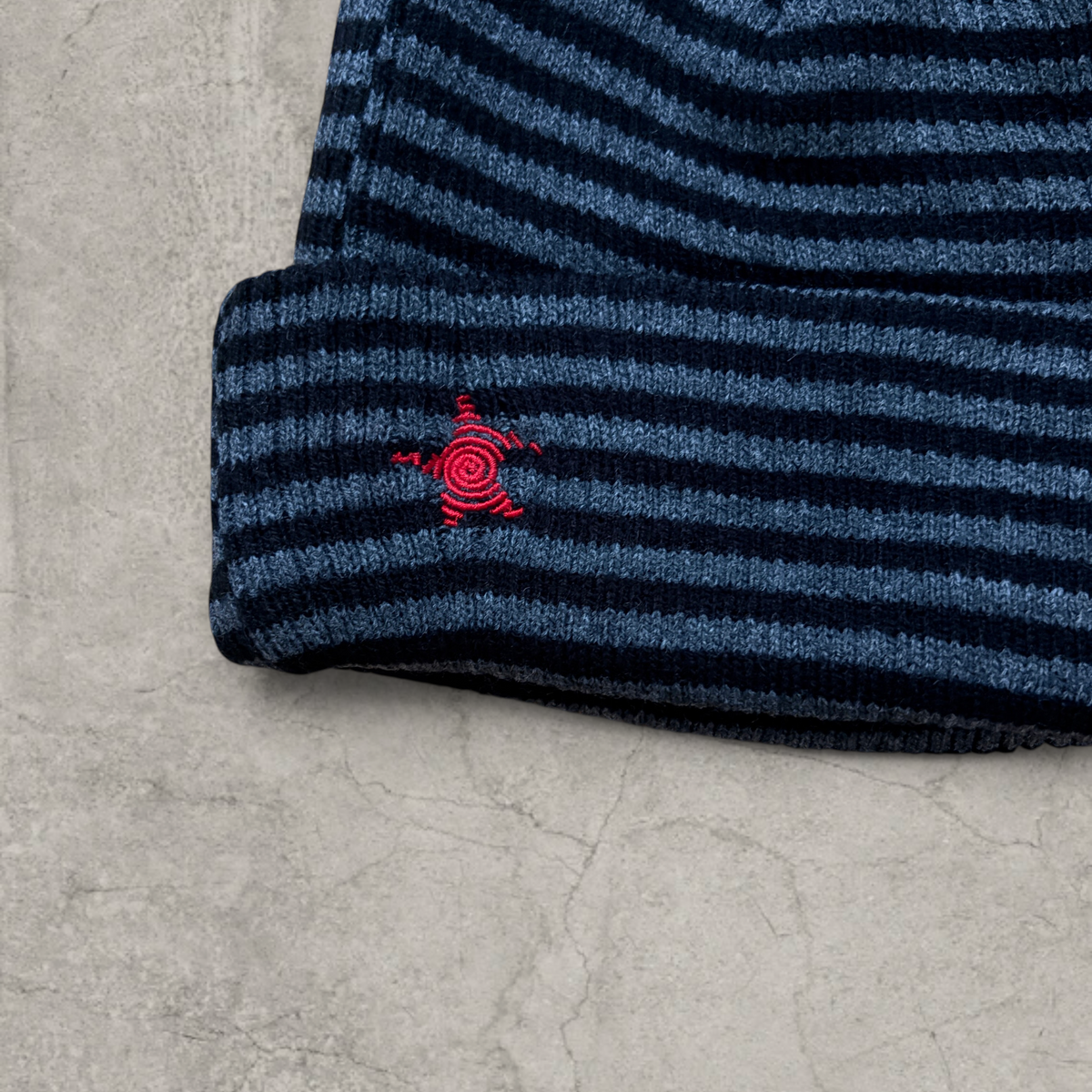 Striped knit beanie hat in black and grey