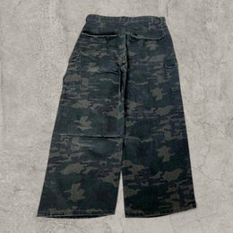 Baggy relaxed fit cargo jeans in khaki green and black camouflage print