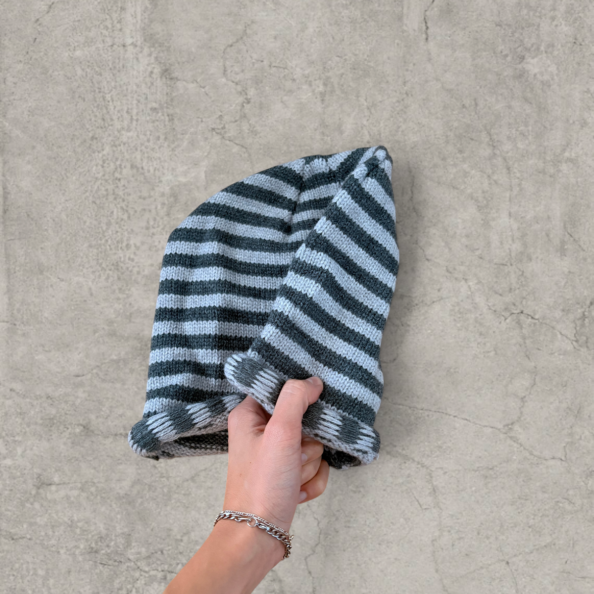 Striped knit beanie hat in black and grey