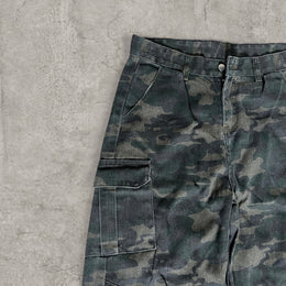 Baggy relaxed fit cargo jeans in khaki green and black camouflage print