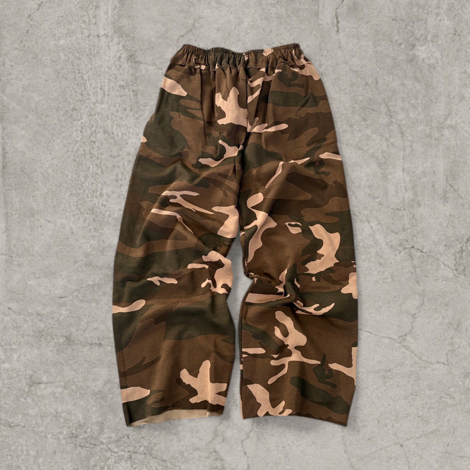Super baggy wide-leg Korean joggers in khaki beige camouflage