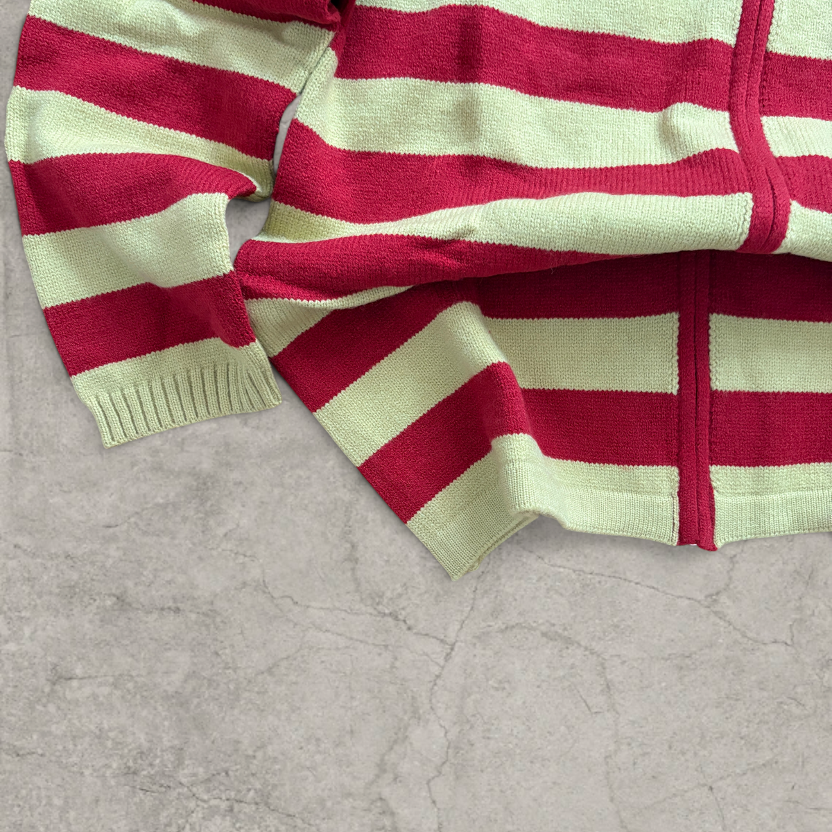 Baggy boxy Korean zip-up hoodie jumper in green/red striped print.