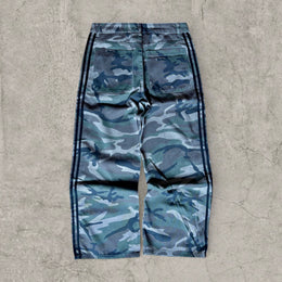 Baggy relaxed fit jeans in washed khaki camo print