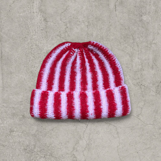 Striped knit beanie hat in red and pink