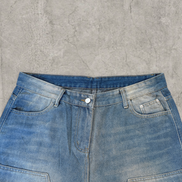 Baggy relaxed fit denim shorts jorts in washed blue