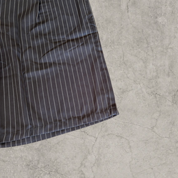 Baggy pleated shorts with relaxed fit in grey pinstripe