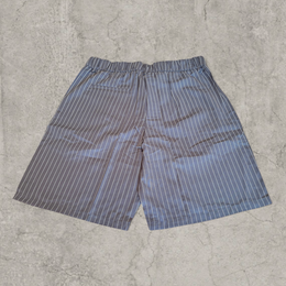 Baggy pleated shorts with relaxed fit in grey pinstripe