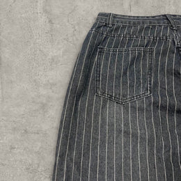 Relaxed wide-leg jeans in washed black with white pinstripe