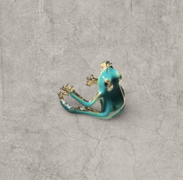 Novelty fun frog adjustable ring in blue and gold