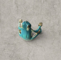 Novelty fun frog adjustable ring in blue and gold
