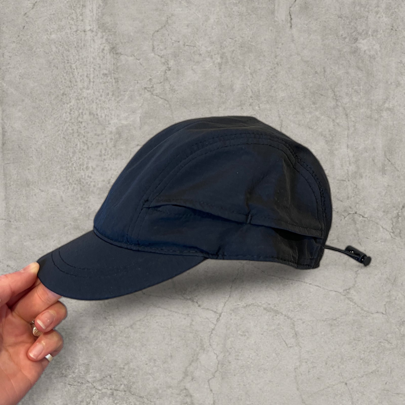 Vintage Korean hiking cap with adjustable back in black