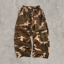 Super baggy wide leg Korean joggers in camo khaki/beige.