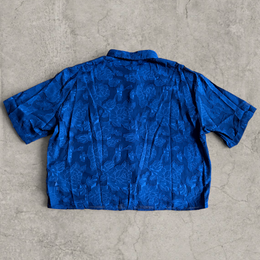 Cool boxy 90s style blue floral short sleeved shirt.