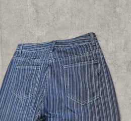 Wide-leg skater jeans with stripe pattern in navy blue.