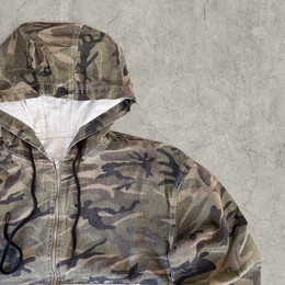 Vintage style camo bomber jacket hoodie in khaki green