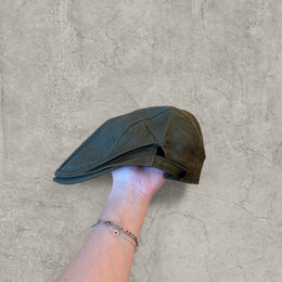 Flat cap in khaki green with black embroidery