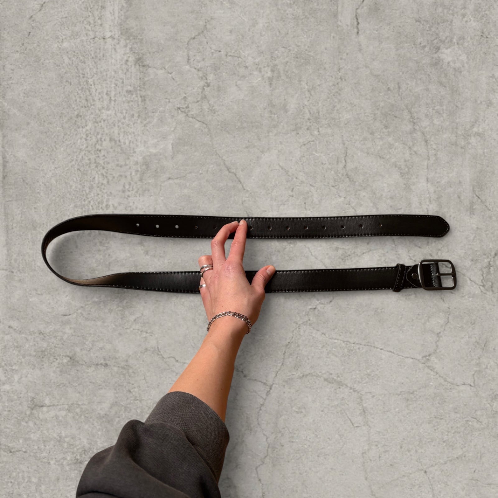 Vintage style faux leather smart tailored formal belt in black with grey trim.
