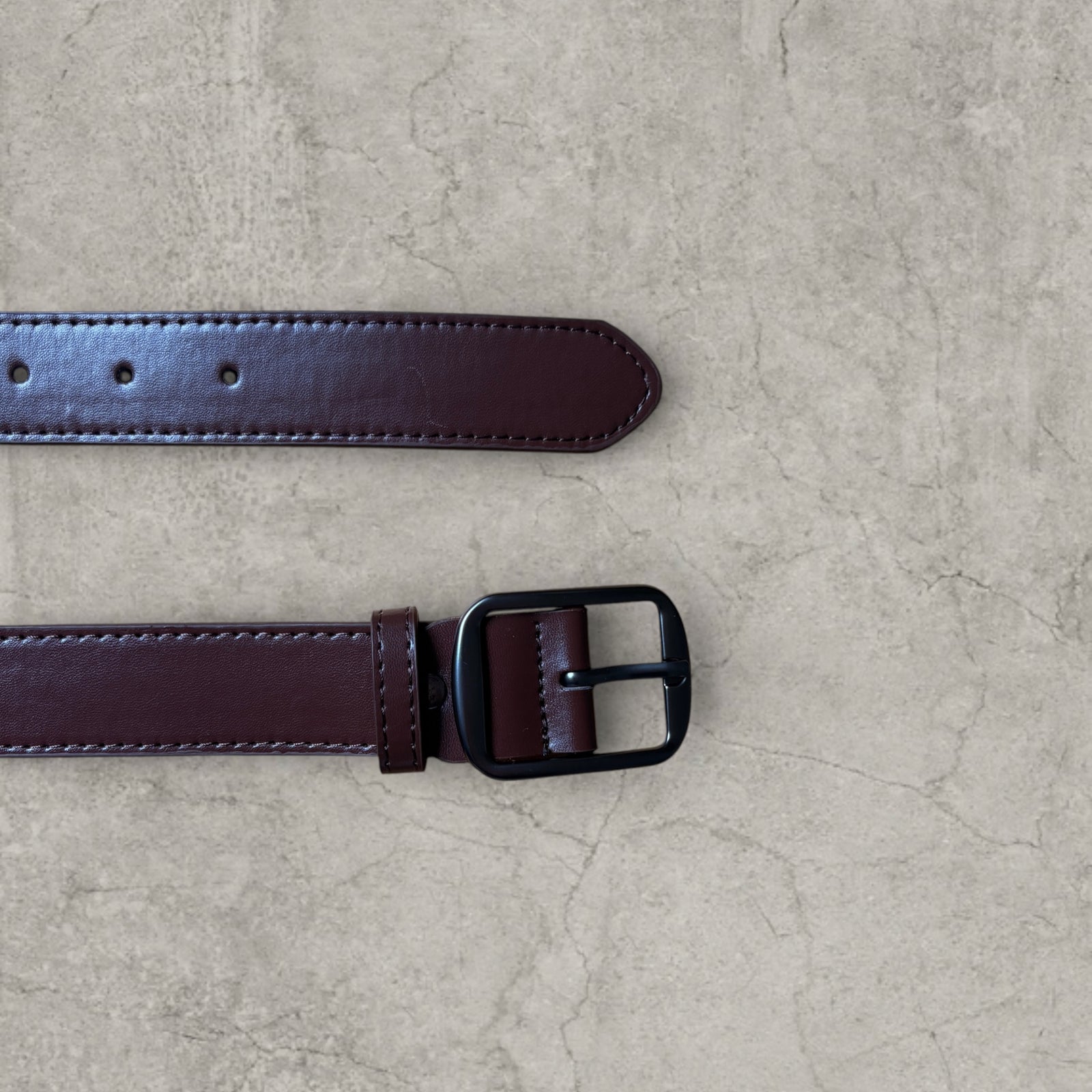 Vintage style faux leather smart tailored formal belt in brown with grey trim.