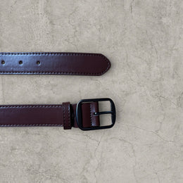 Vintage style faux leather smart tailored formal belt in brown with grey trim.