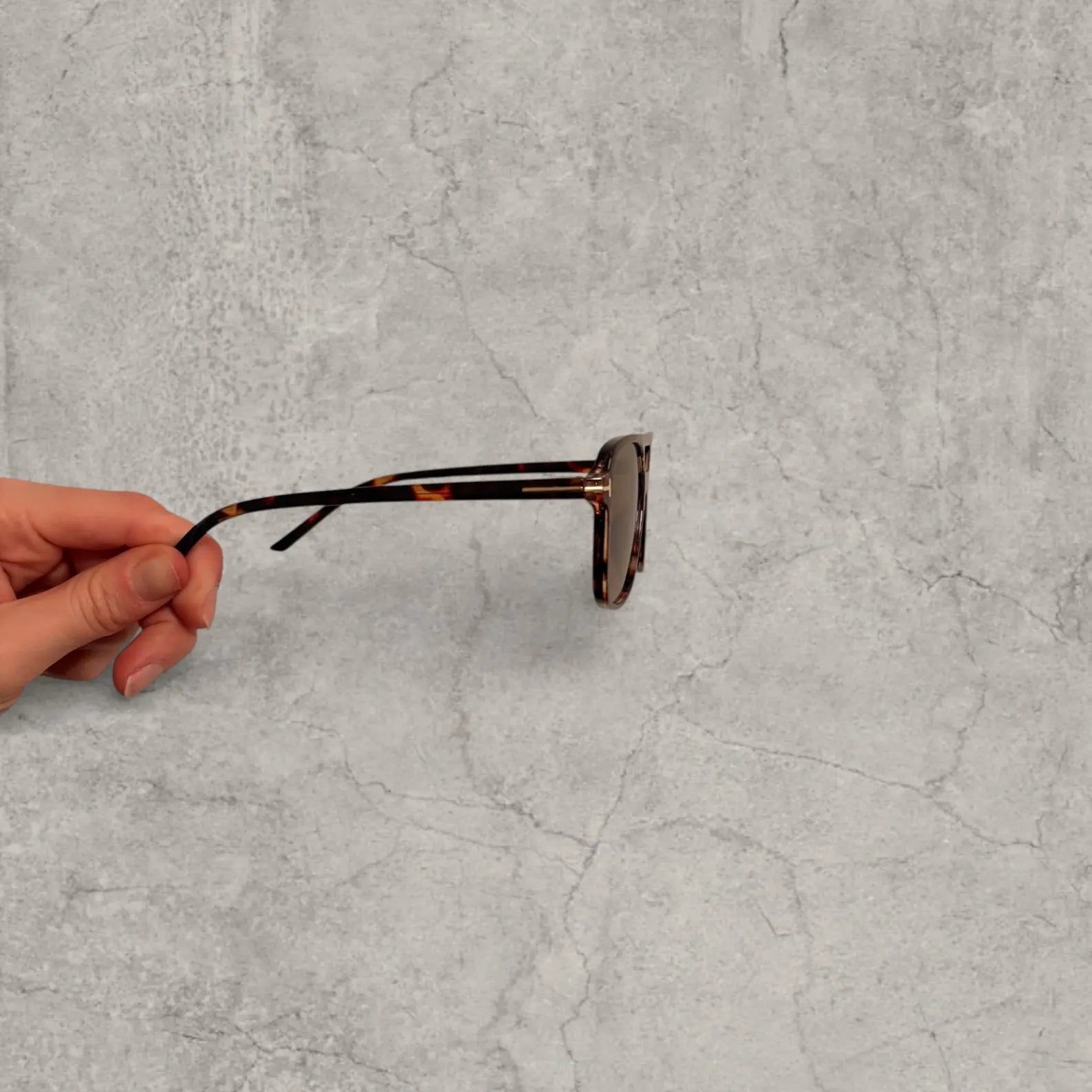 Vintage Aviator Sunglasses: Leopard Tortoise Shell Frame, UV400 Brown Lenses
