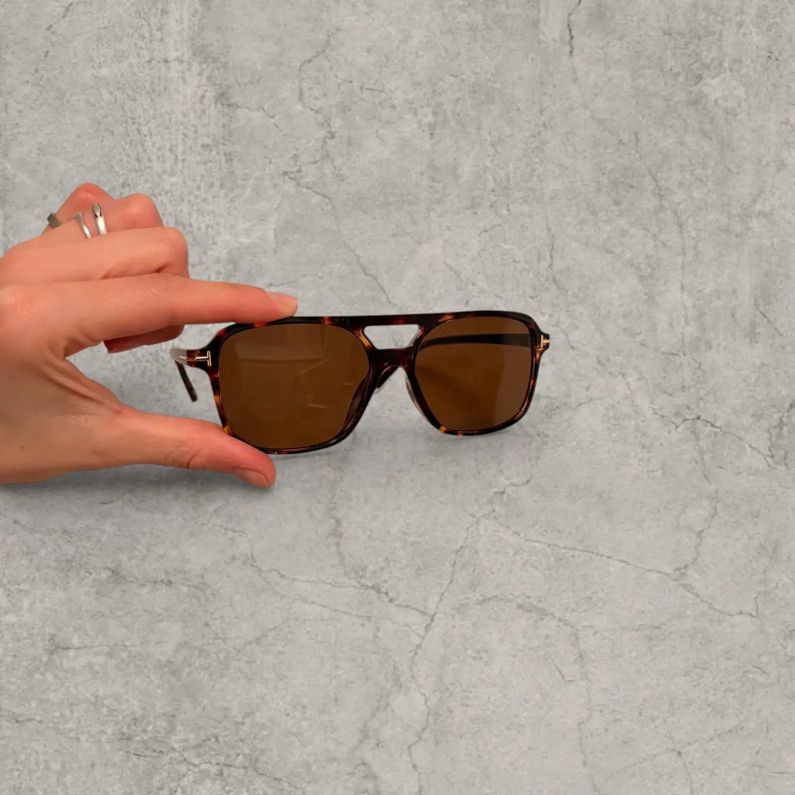Vintage Aviator Sunglasses: Leopard Tortoise Shell Frame, UV400 Brown Lenses