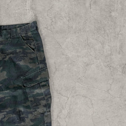 Insane baggy relaxed fit cargo jeans in khaki green brown camo print.