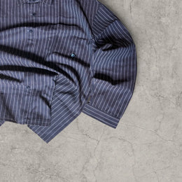 Cool vintage style tailored striped dark brown and white shirt with collar and buttons.