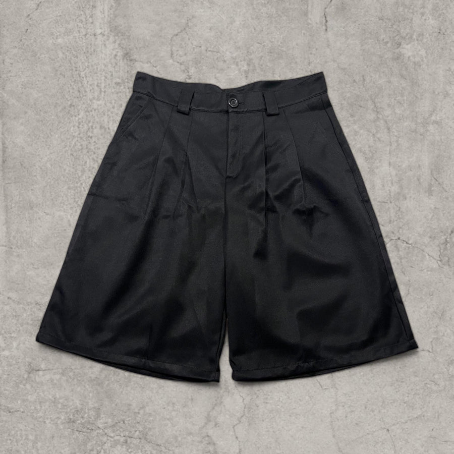 Insane baggy relaxed fit Japanese tailored shorts in black with pleats.