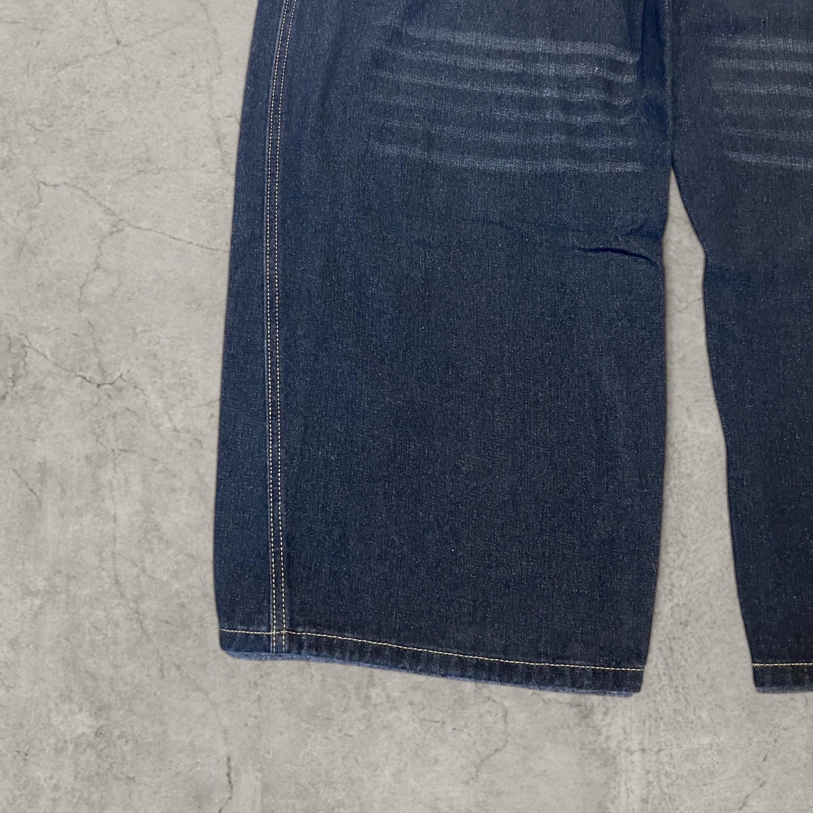 Insane baggy relaxed fit in washed navy blue with white embroidery. Multiple sizes (XS/S/M/L)