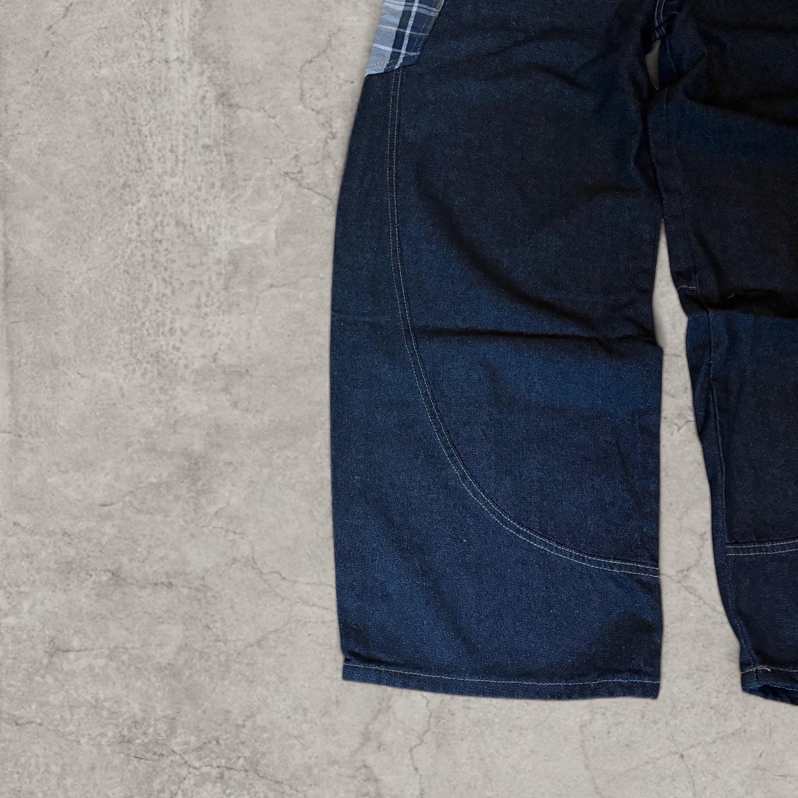 wide leg skater Japanese style plaid jeans in navy blue.