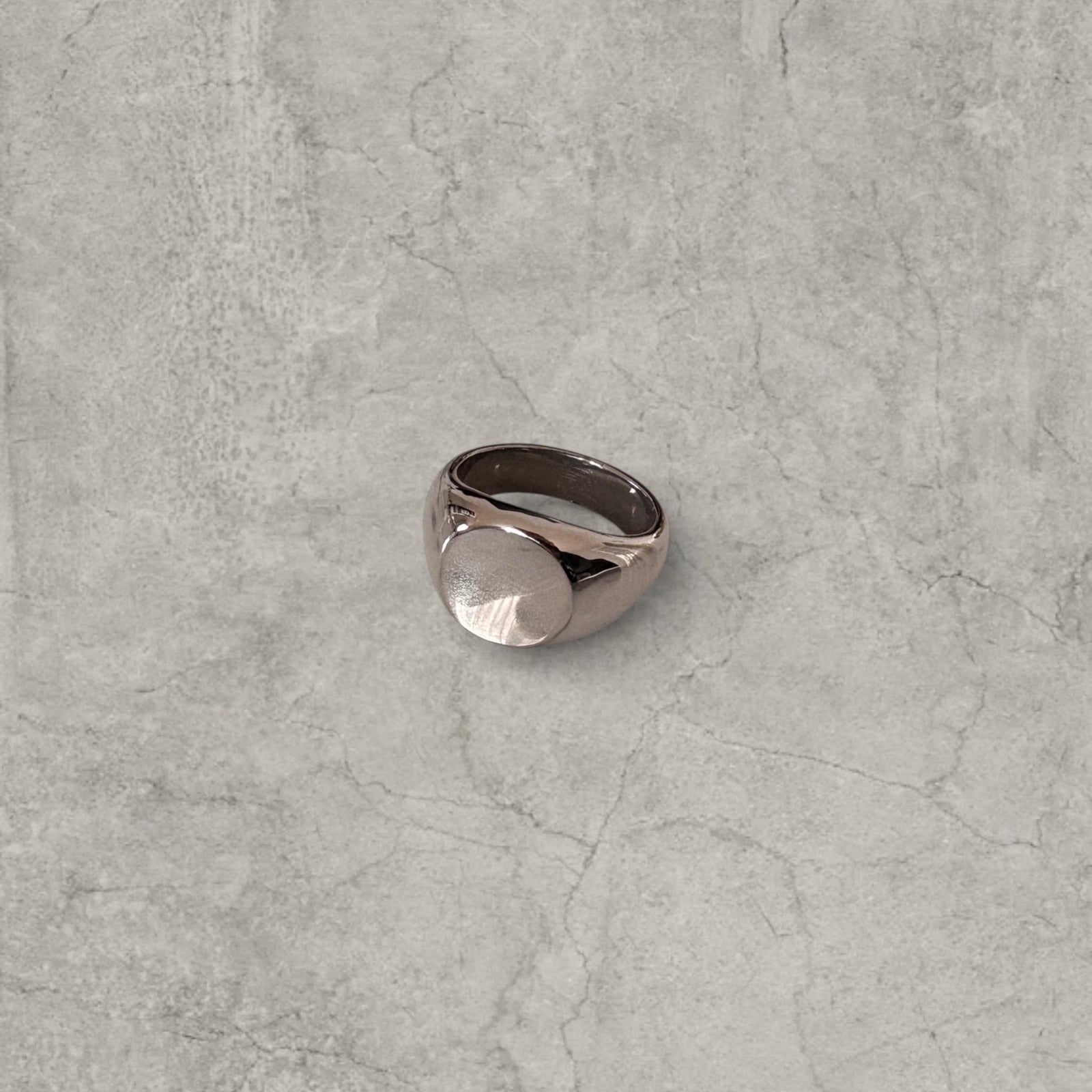 Cool vintage style silver colour stainless steel signet ring.