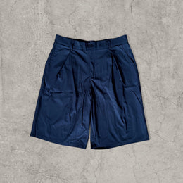 Insane baggy relaxed fit shorts in black with pleats.