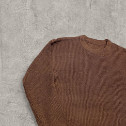 Vintage knitted jumper sweater in brown.