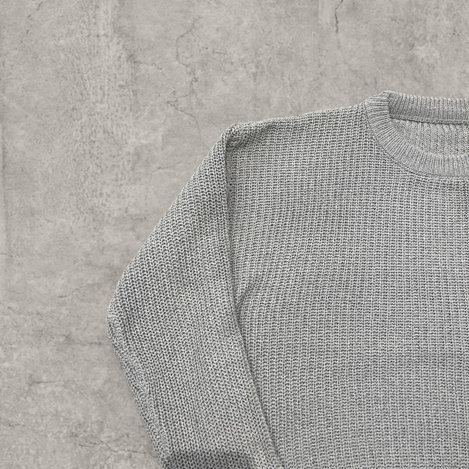 Vintage knitted jumper sweater in grey.