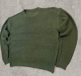 Knitted jumper sweater with crew neck in khaki green