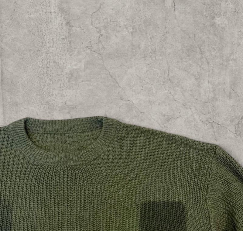 Knitted jumper sweater with crew neck in khaki green