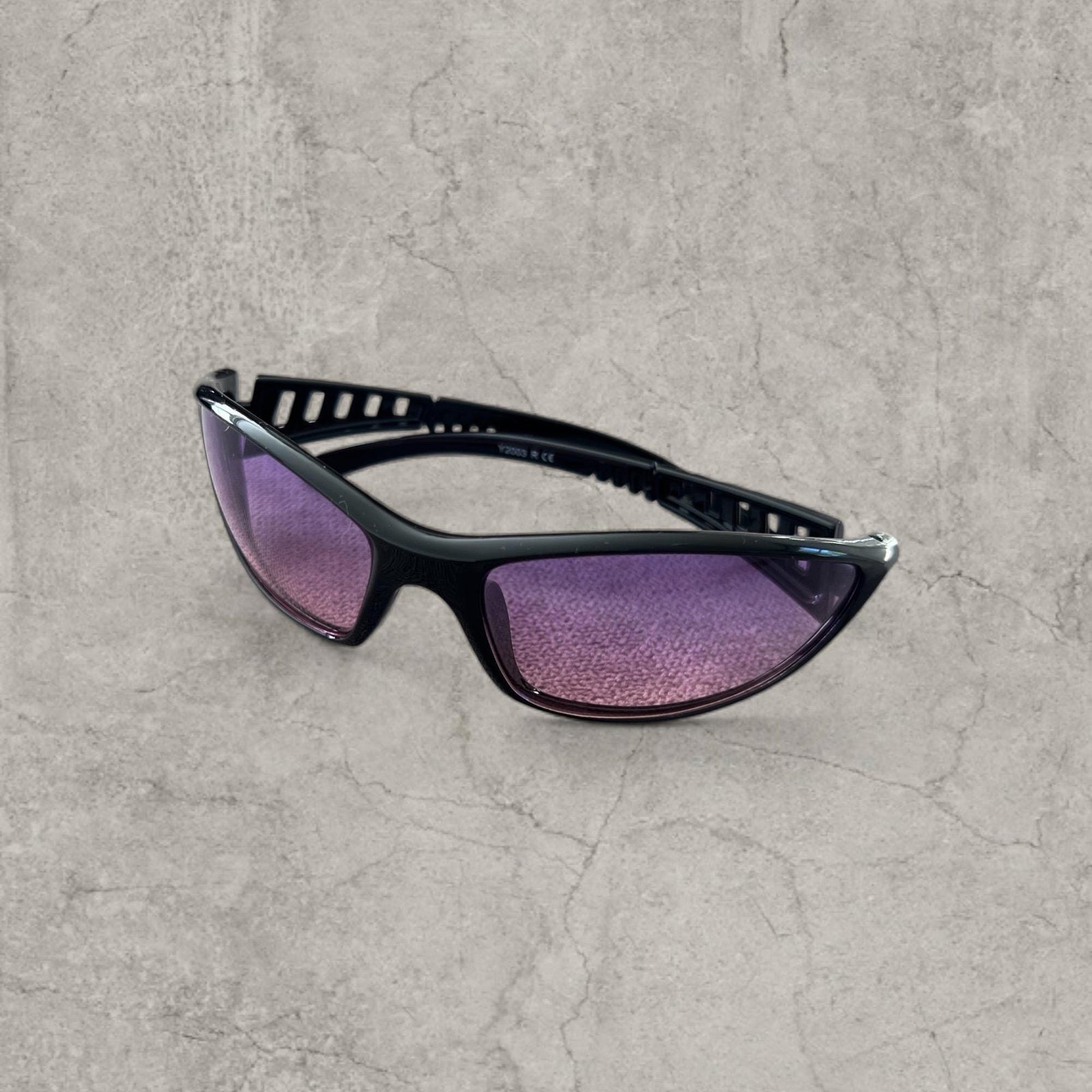 Insane UV400 sunglasses in black with purple pink lense. One size.