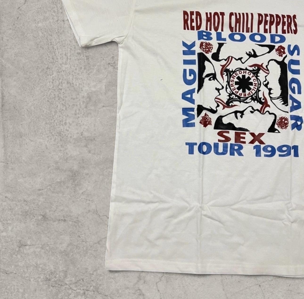 Red Hot Chilli Peppers vintage style T-shirt with front graphic in white.