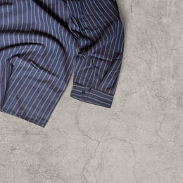 Tailored striped shirt with collar and buttons in dark brown and white