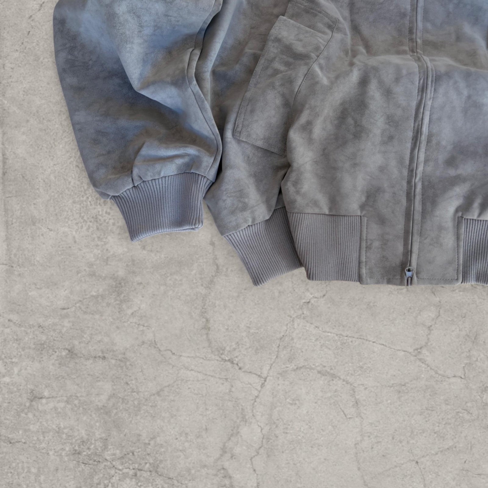 Cool vintage style bomber jacket in grey with zip.
