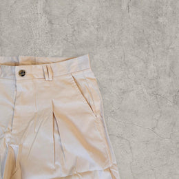 Baggy relaxed fit shorts with pleats in cream Japanese style