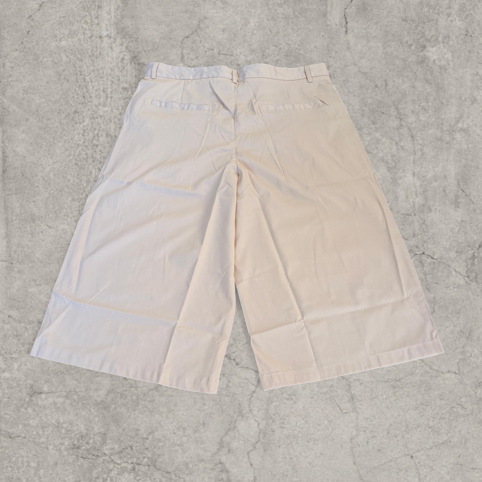 Baggy relaxed fit shorts with pleats in cream Japanese style
