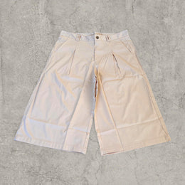 Baggy relaxed fit shorts with pleats in cream Japanese style