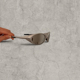 Insane UV400 sunglasses in silver with silver reflective lense. One size.