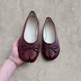 Vintage style tabi split toe mules pumps in burgundy red faux leather