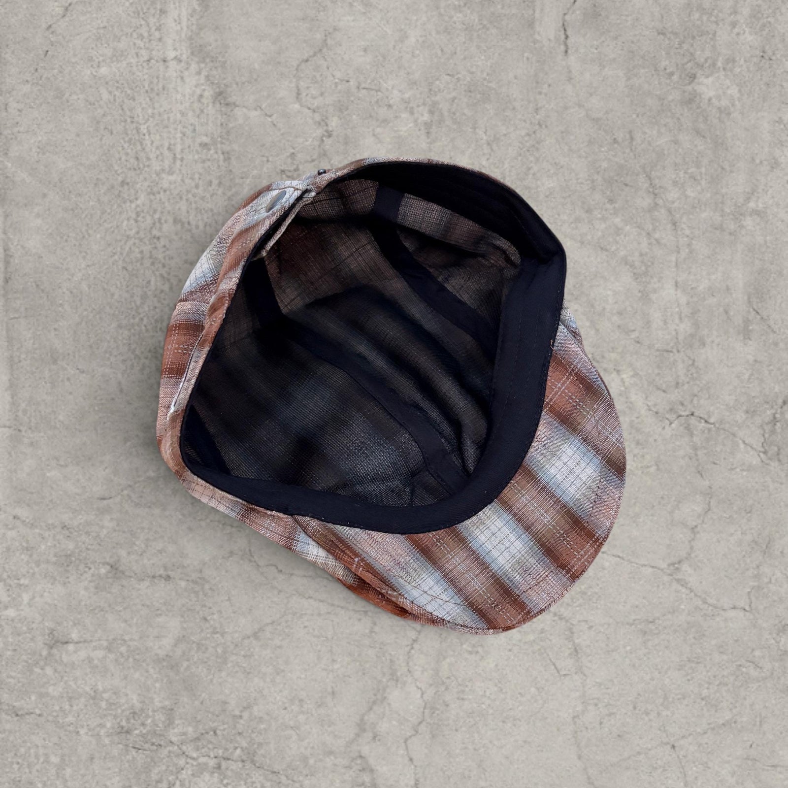 Flat peak beret cap in brown beige checkered plaid