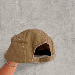 Vintage style baseball cap in beige with red white Tennesse logo.
